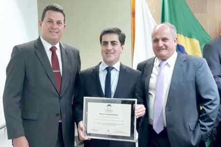 Prefeito de São Gonçalo do Pará é homenageado na Câmara de Divinópolis Toninho Andre - Divinópolis - SGP